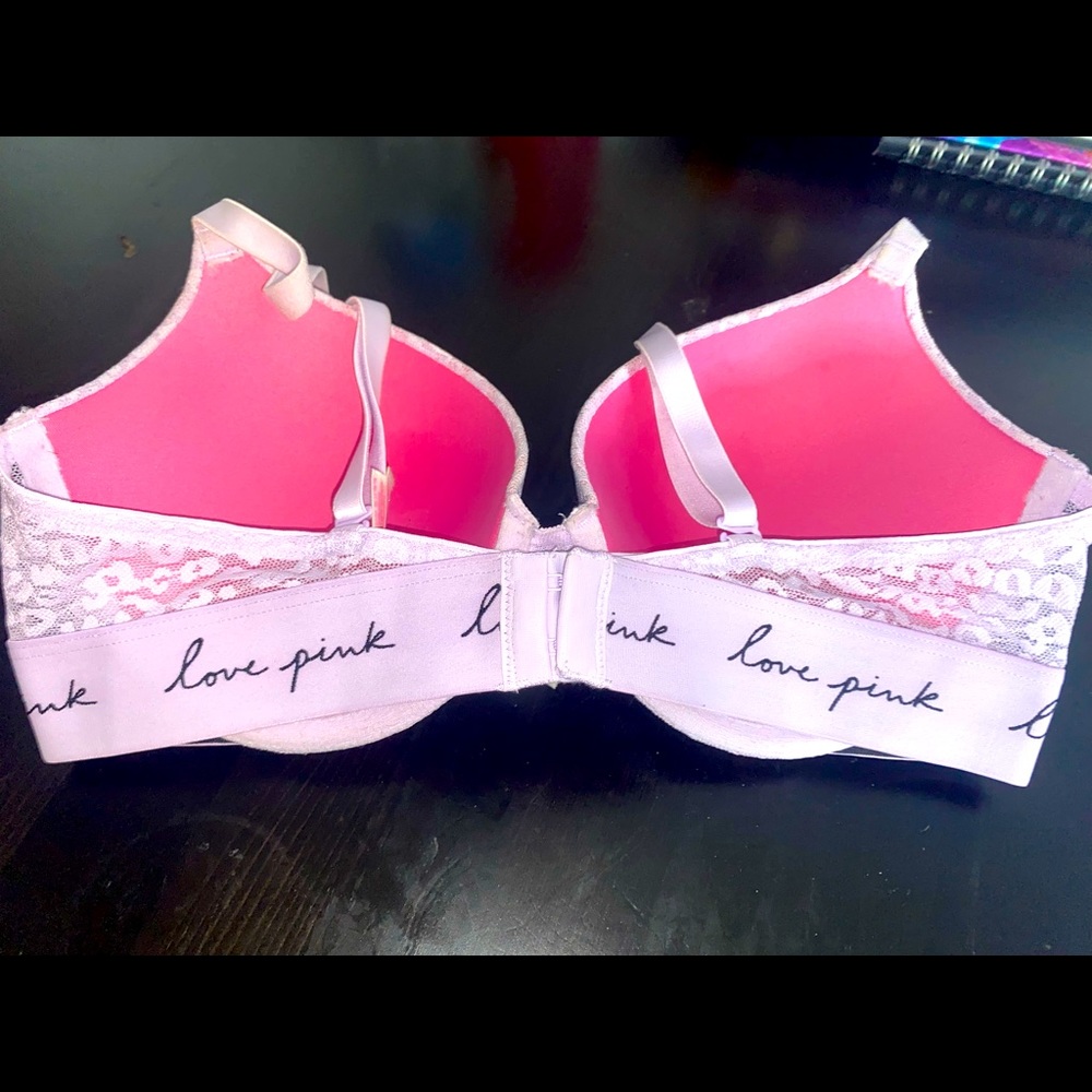 • Never worn 
• Size 36D